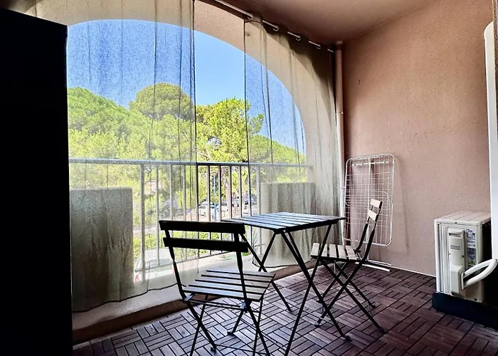 Cosy Sur Le Port D'hyeres